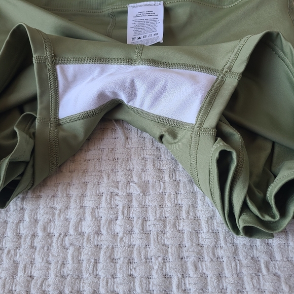 Nike Women's Olive Skater Skirt Size M - Picture 13 of 13